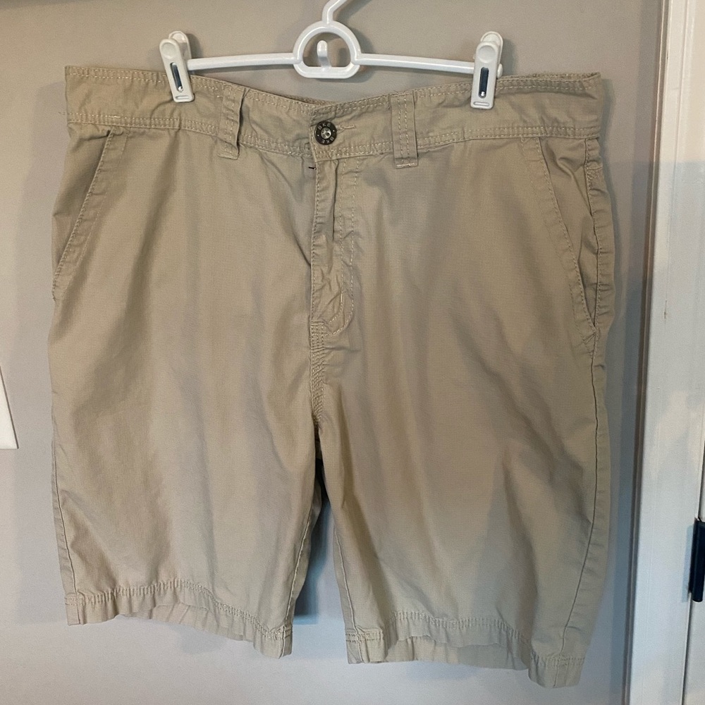 Buckle Khaki Style Shorts 38/23